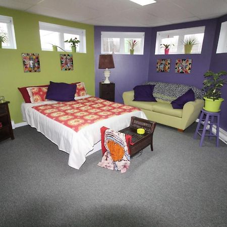 Room In Guest Room - Gandhi Very Large Room Decorated In Indian Style, Office Space And Sofa Notre-Dame-des-Monts Exteriör bild